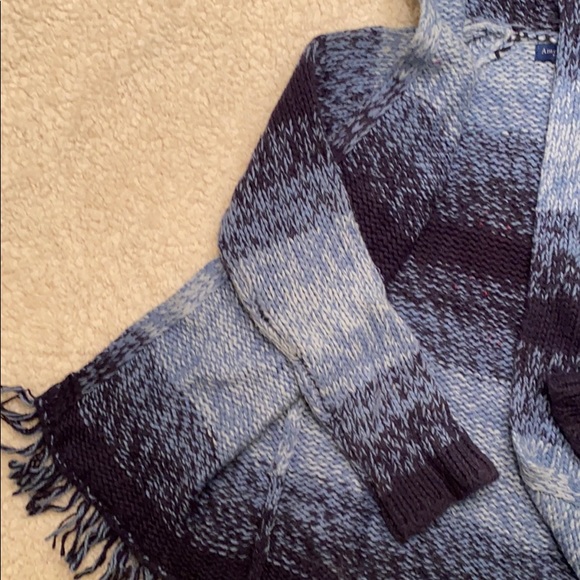 Girls hoodie sweater, size small - Picture 3 of 3